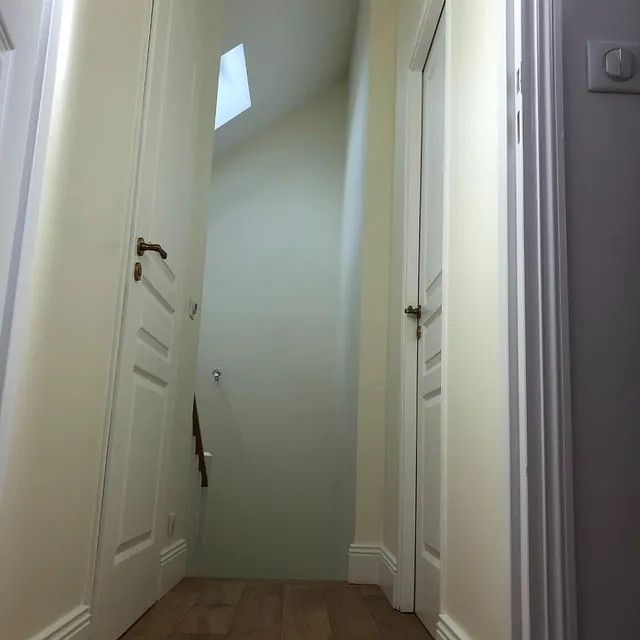 pose de parquet dans le couloir