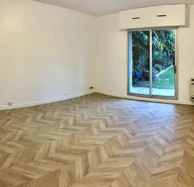 pièce avec parquet